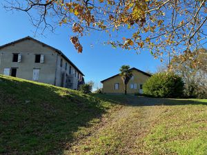 Maison de campagne 4 chambres avec dépendances sur terrain 6