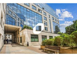 A LOUER  AU PIED DU METRO/SECTEUR MARCEL SEMBAT