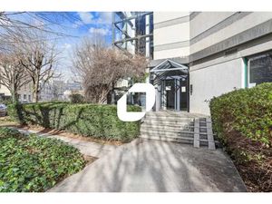 A VENDRE OU A LOUER  A proximité de la gare de Vaise