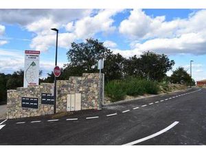 Terrain constructible viabilisé à vendre