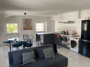 Location appartement 2 pièces 55 m² à Saint-Étienne (42000)