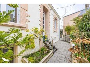 Vente Maison Piscine aux Sables-d'Olonne (85100) : à vendre Piscine / 284m² Les Sables-d'O