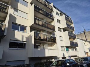 Location appartement 1 pièces 28m2 Reims 51100 - 640 € - Surface Privée
