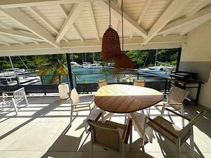 Appartement haut de gamme pleine vue marina