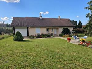 Villa à vendre 4 pièces proche de Vittel (88) avec terrasse et Garage / Terrain de 7800 m2