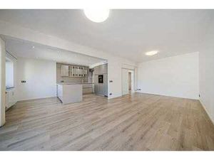 Appartement rénové 2 ch avec parking  cœur d’Arlon.