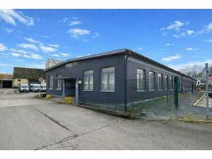 Business Center – Ensemble de bureaux à Tertre