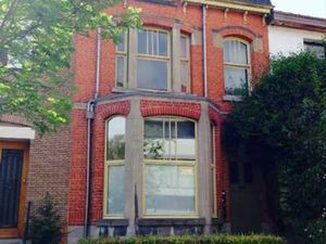 Bel appartement 1 ou 2 ch à louer à Tournai