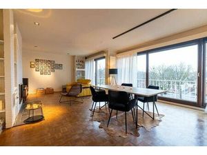 Appartementl de deux chambres à coucher avec terrasse & park