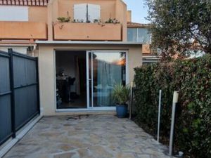 Appartement a l'année  a la londe les maures