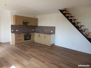 Duplex 80 m² vendu loué – Immeuble rénové – Thizy-les-Bourgs