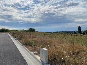 Terrain constructible viabilisé à vendre