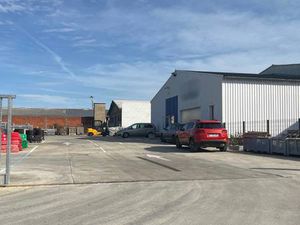 Local d'activités à louer