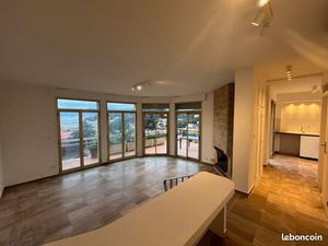 Appartement 2 chambres terrasse vue dominante - hauteur du village de Saint Mandrier