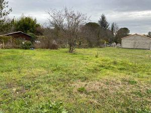 Terrain constructible viabilisé à vendre
