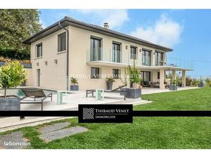 Villa 6 pièces 260 m²