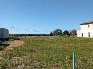 Terrain constructible viabilisé à vendre