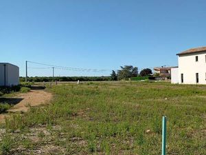 Terrain constructible viabilisé à vendre