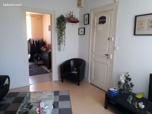 F2 meublé avec terrasse privative