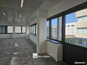 Bureaux 293 m²