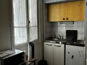 STUDIO A 200m GARE AU CALME