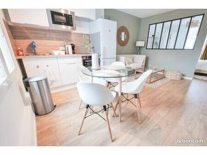 LILLE – Studio meublé 32 m² – Proche métro Five 628 Charges comprises