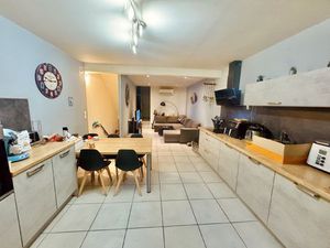 Cœur de Sigean – Maison de ville rénovée T5 – Terrasse - Garage + box