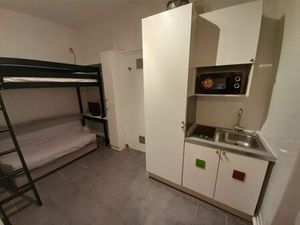 Location appartement 1 pièce 13 m² à Paris 18 (75018)