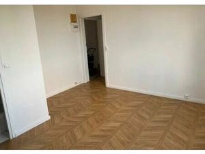 Location appartement 1 pièce 17 m² à Chanteloup-les-Vignes (78570)