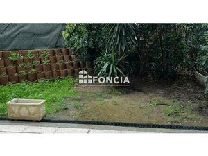 Mandelieu proche centre-ville et commerces dans résidence très récente de 2015 et sécurisé