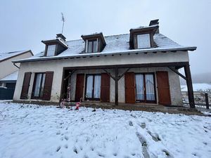 Maison Arpajon Sur Cere 6 pièce(s) 142 m2