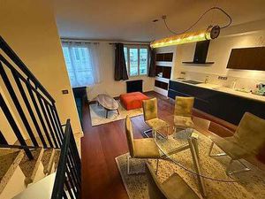 Maison individuelle 3 chambres meublée avec place   de parking en option