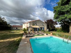 Maison Saint Etienne De Brillouet 5 pièce(s) / 3 Chambres de 209.87 m2