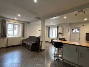 À louer Maison de village meublée d'environ 63 m2 Châtea