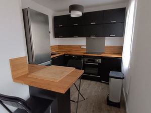 Appartement F2 à louer - 2 pièces - 39 23 m2 - La Londe Les Maures - 83 - PROVENCE-ALPES-C