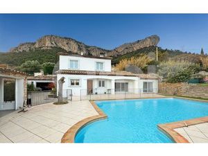 Maison Le Revest-les-Eaux 134 m² T-5 à vendre  750 000 €