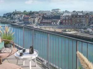 Grand T4 NEUF Duplex - dernier étage - vue port & mer