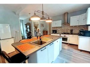 Maison de 240 m² à Cette-Eygun