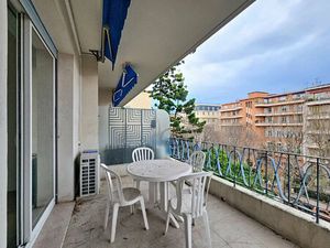 RARE – NICE CENTRE DUBOUCHAGE 3 PIÈCES AVEC TERRASSE PROFONDE  JARDIN & VUE DÉGAGÉE – PLEI