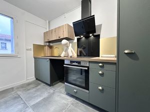 Appartement T2 entièrement rénové - Stationnement