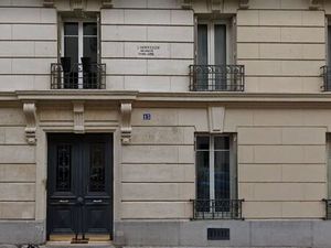 Joli appartement 2-pièces meublé dans un bel immeuble parisien