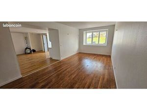 T3 BIS  maison de rue a louer  100m²