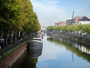 Instapklaar appartement met uniek waterzicht en zonnig te...