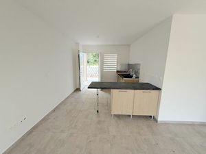 A louer appartement neuf 3 pièces de 57m2 Sainte Anne avec jardin à côté du Lycée