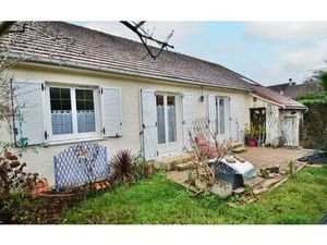 Maison Condé-Sainte-Libiaire m² T-5 à vendre  299 000 €