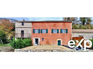 Maison à louer dans la forêt communale de Grasse