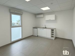 MAUGUIO LOCAL D'ACTIVITE 50 M2