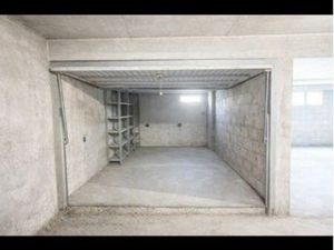 À louer box fermé de 12 m²  propre  sec et ultra sécurisé  situé en sous-sol