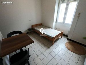 Studio 1 pièce 14 m²