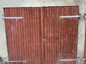 Garage fermé à louer